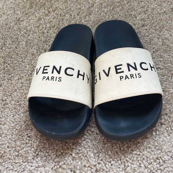 Authentic Givenchy black and white pool slides - Picture 7 of 15